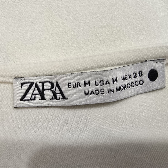 Zara Cream Sleeveless Top With Chain and Opening in The bass - Picture 7 of 8